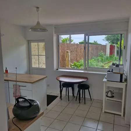 Maison Accueillante à Avec Jardin *